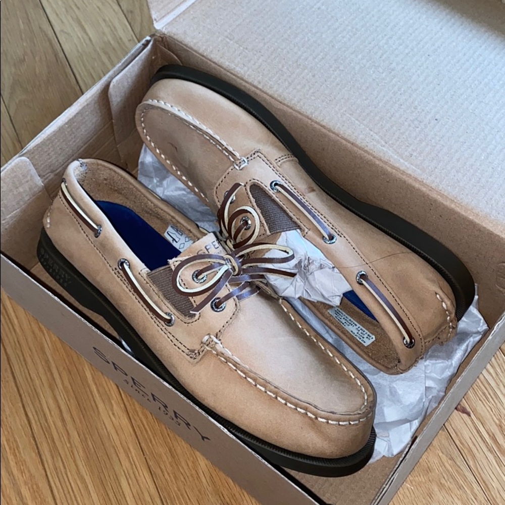 NWT Boys slip on Sahara Sperry’s